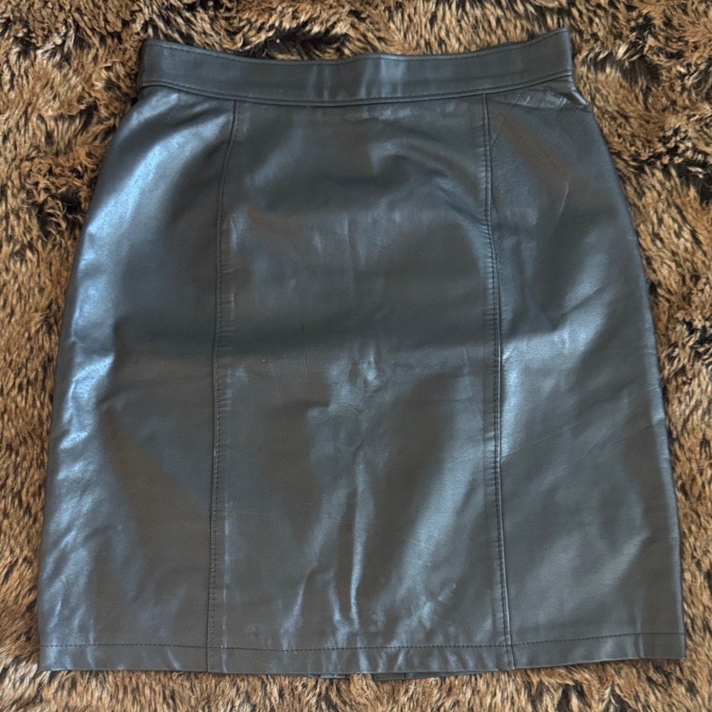 Elegant Black Leather Skirt